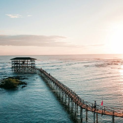 Yet another stunning photograph capturing the surfing boardwalk of Cloud 9, Siargao!🏄_♂️ 📸Eibner Saliba #cloud9siargao #siargao #boardwalk #surfing #philippines #philippinesbestshotsandplace